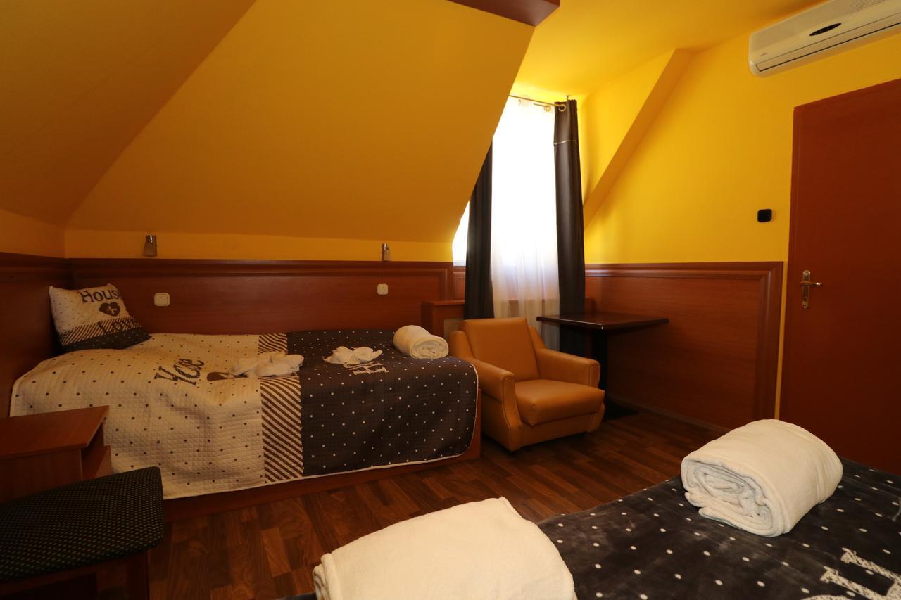 Szekelykert Panzio Bed & Breakfast Мисколк Екстериор снимка