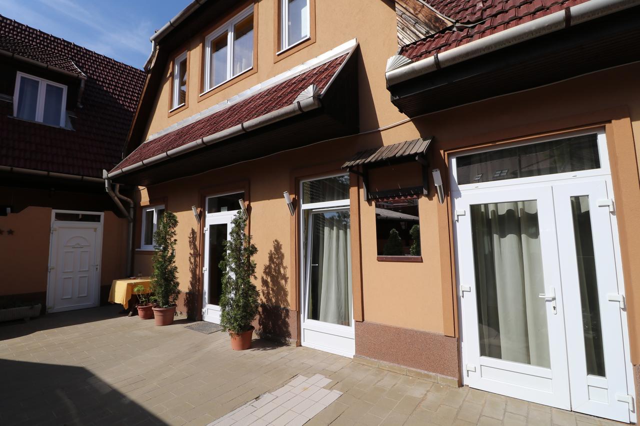 Szekelykert Panzio Bed & Breakfast Мисколк Екстериор снимка