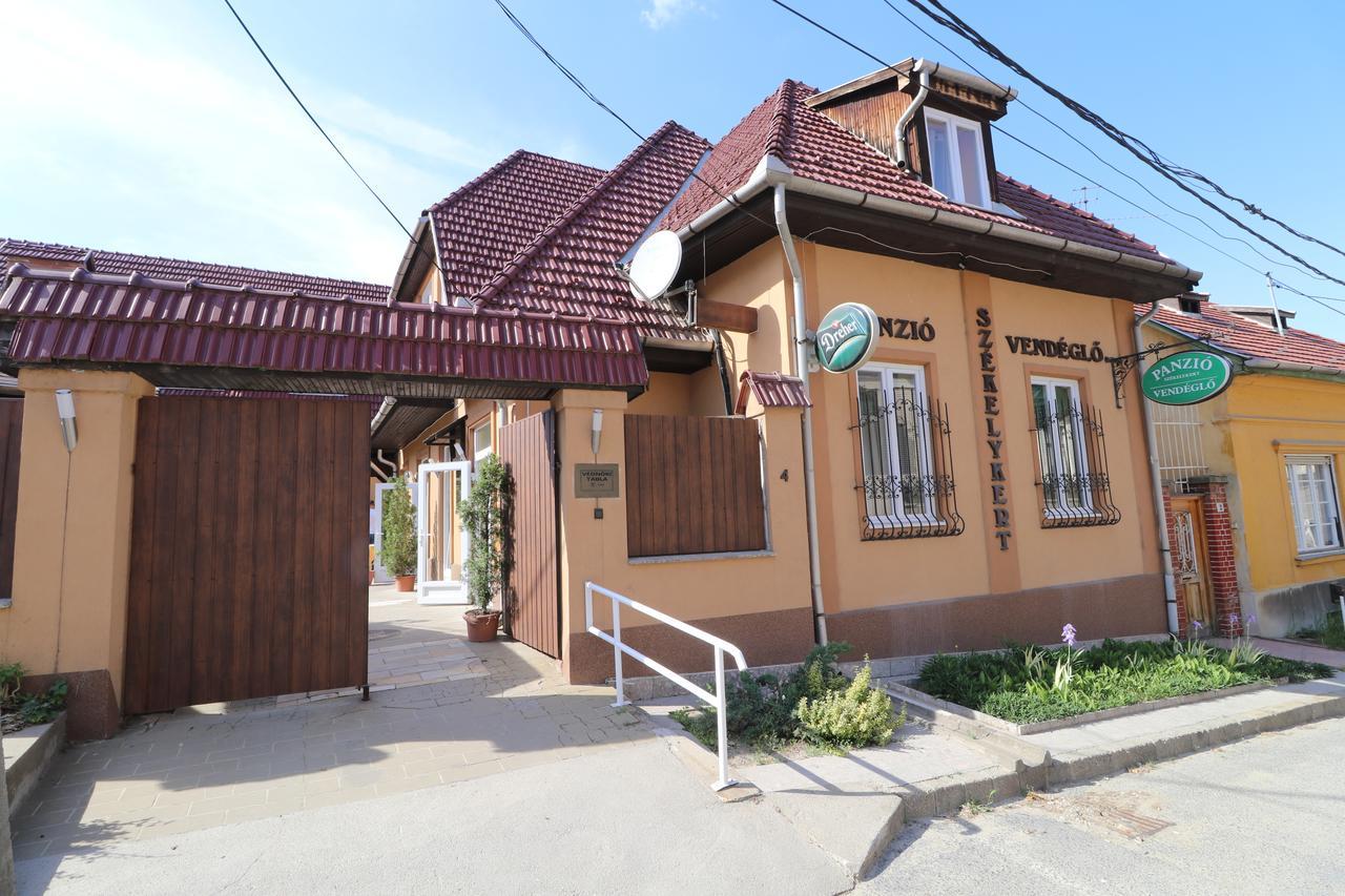 Szekelykert Panzio Bed & Breakfast Мисколк Екстериор снимка
