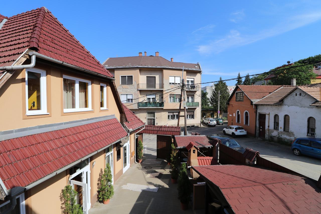 Szekelykert Panzio Bed & Breakfast Мисколк Екстериор снимка