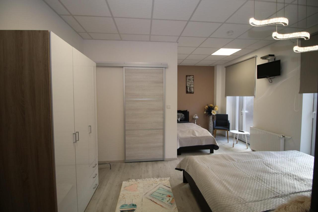Szekelykert Panzio Bed & Breakfast Мисколк Екстериор снимка